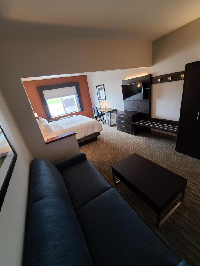Holiday Inn Express Hotel & Suites Sheldon By Ihg Exterior foto
